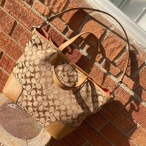 🧡COACH Hadley Signature Duffle Handbag Tote F28981.